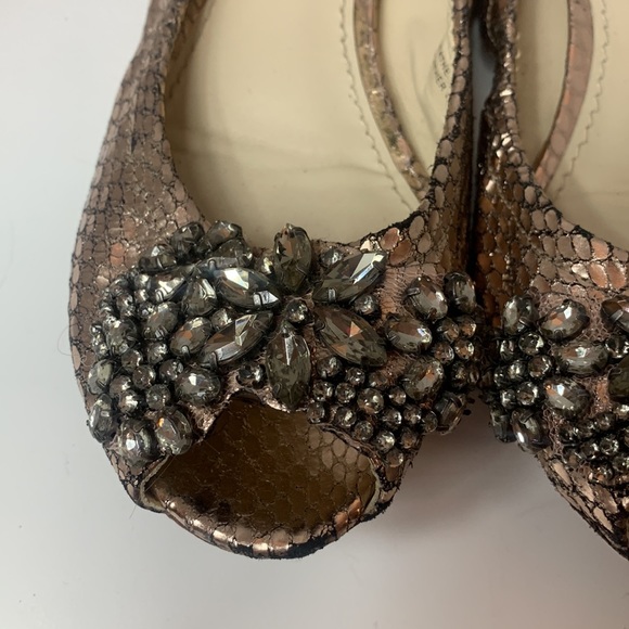 Vera Wang Lavender Leather Pink Metallic Peek Toe Rhinestone Flats - Picture 2 of 8